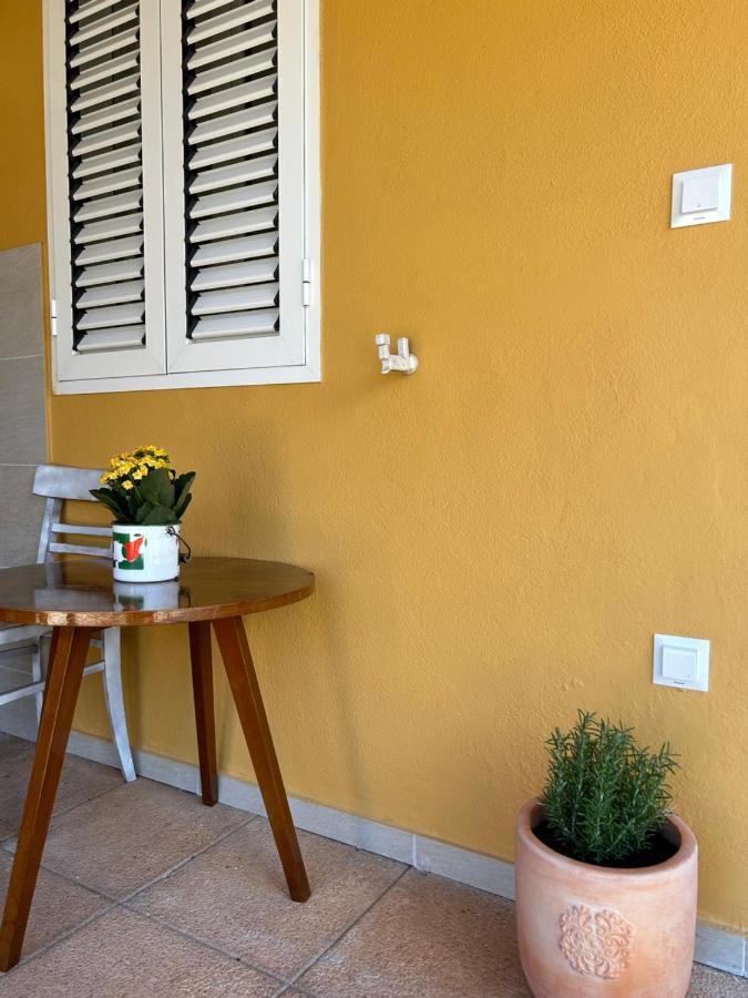Zio Nino Apartment Sutomiscica Exterior photo